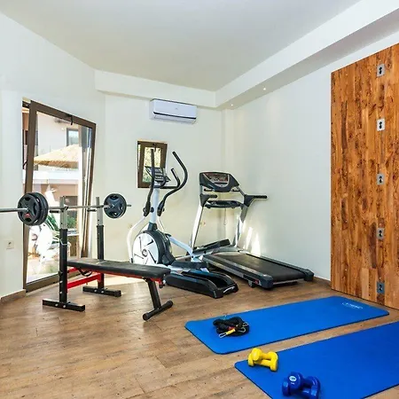 Airis Boutique And (adults Only) 4*